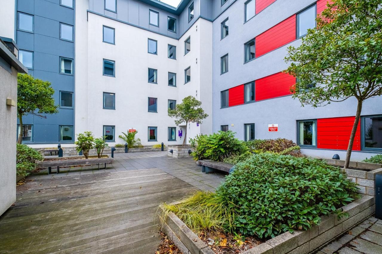 1 Night Free Comfortable Ensuite Rooms, Gillingham - Sk Hoo Dış mekan fotoğraf