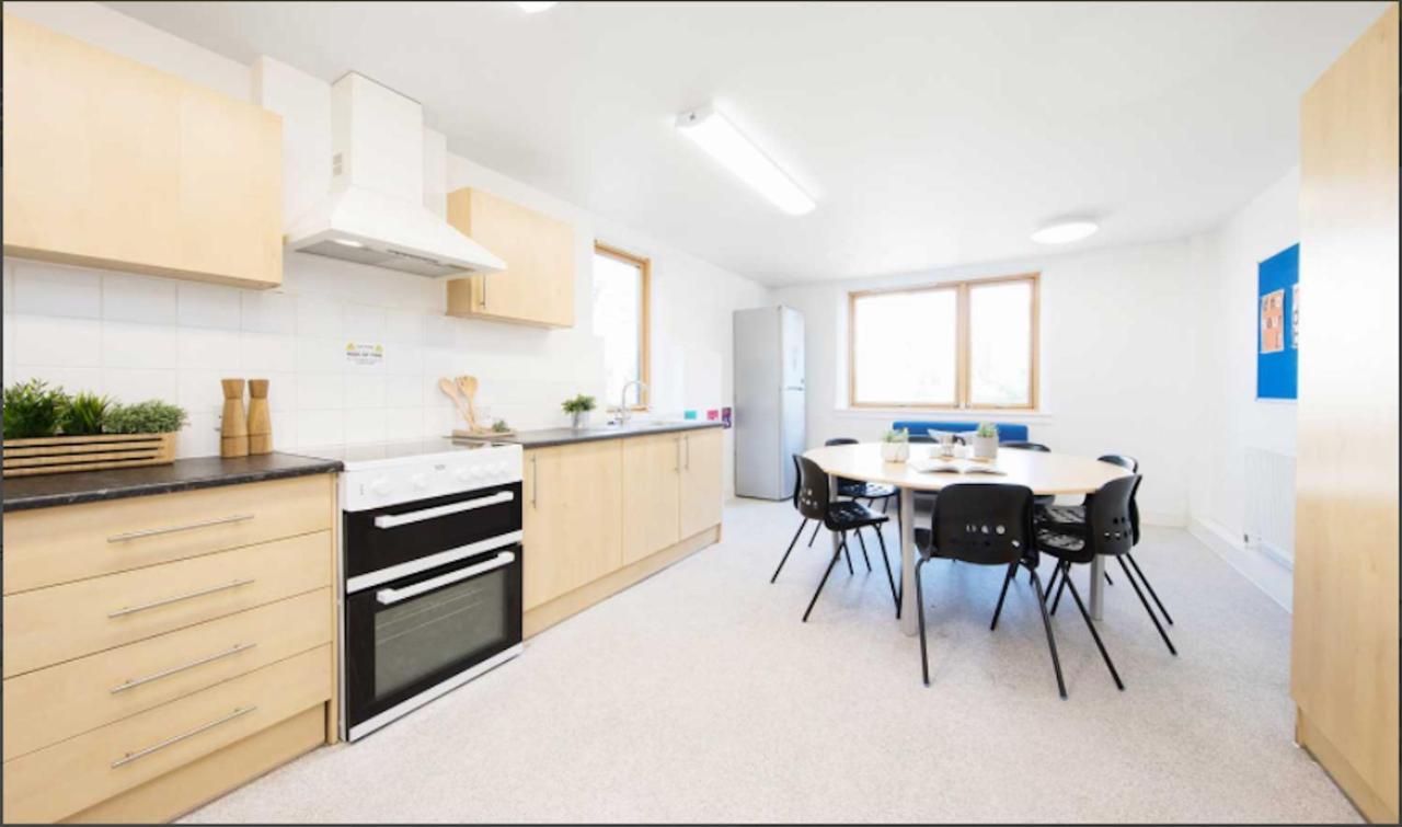 1 Night Free Comfortable Ensuite Rooms, Gillingham - Sk Hoo Dış mekan fotoğraf